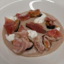 Fagioli, cozze, pancetta, burrata